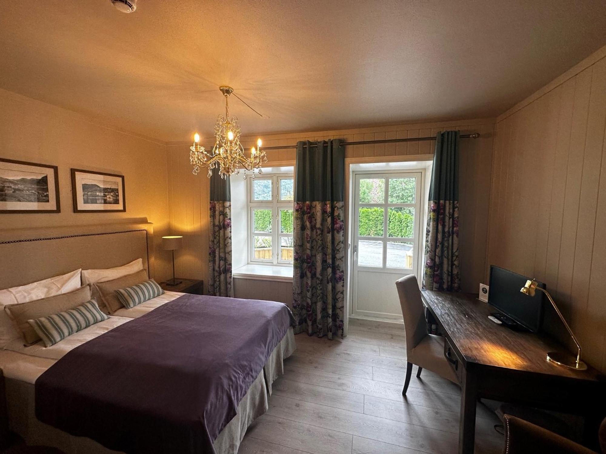 Hofslund Fjord Hotel Sogndal Zewnętrze zdjęcie